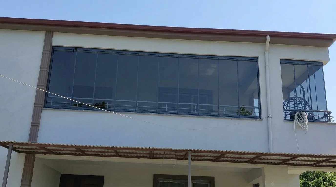 Balkonda katlanır cam balkon uygulaması, proje görünümü 3